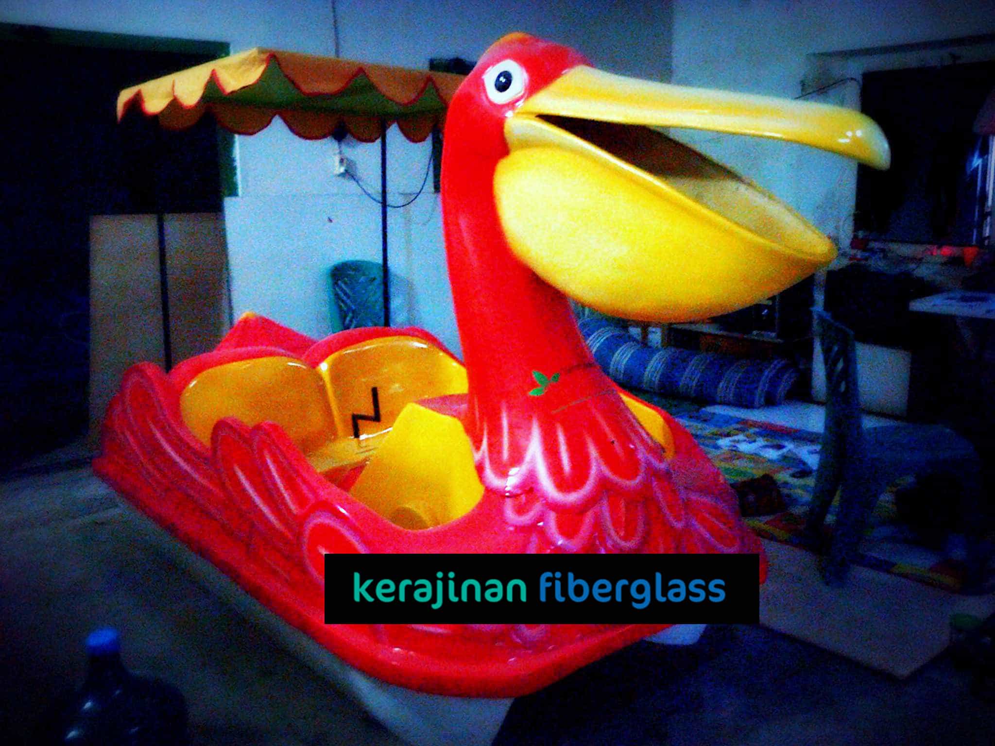 Sepeda Air Fiberglass Burung Pelikan