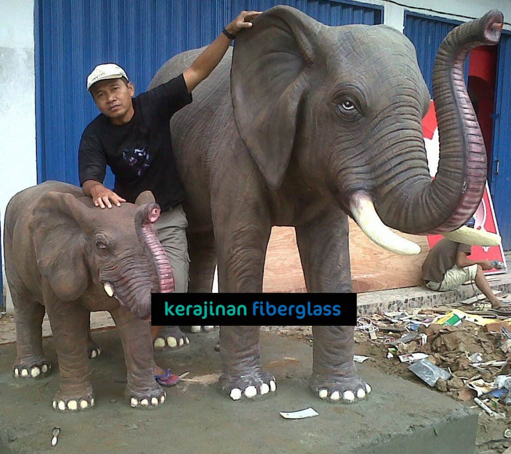 Patung Fiber Gajah
